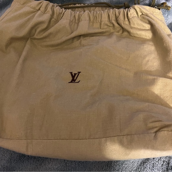 Louis Vuitton Bag - Picture 5 of 5